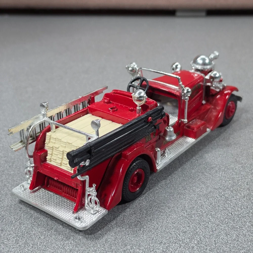 Signature Models Fire Truck Dubuque Iowa Pumper Unit Red Good Diecast 1/43